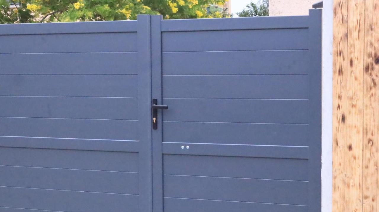 L'Almanarre Lägenhet Hyères Exteriör bild
